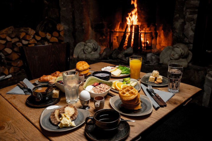 Dining 72 of 89