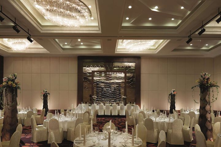 Ballroom/Hall 152 of 182