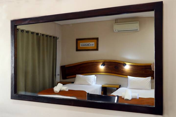 Room 11 of 37