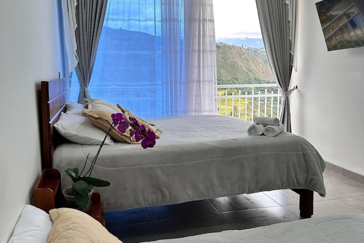 Room 6 of 28