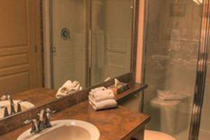 Room 4 of 49
