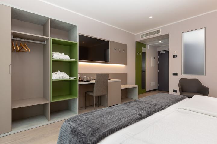 Room 13 of 62