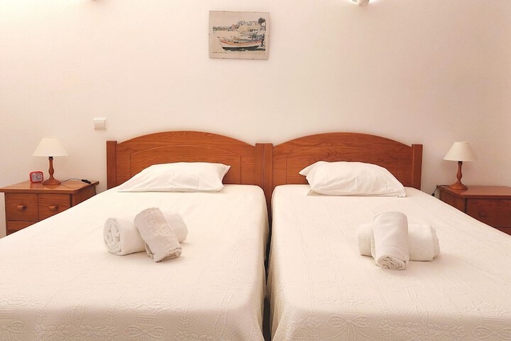Room 16 of 38