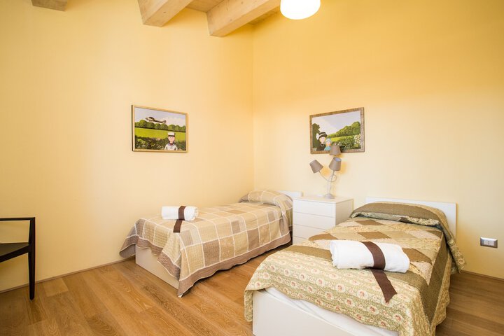 Room 18 of 580