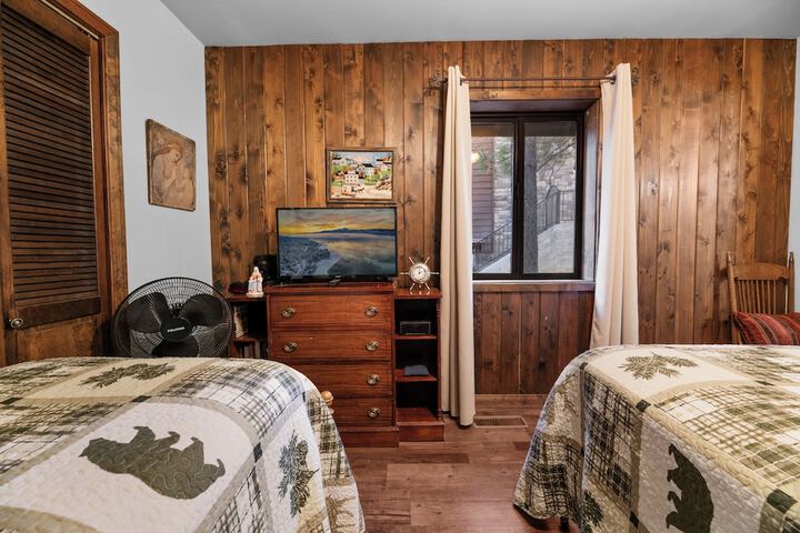 Room 15 of 37