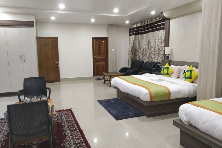Room 15 of 104