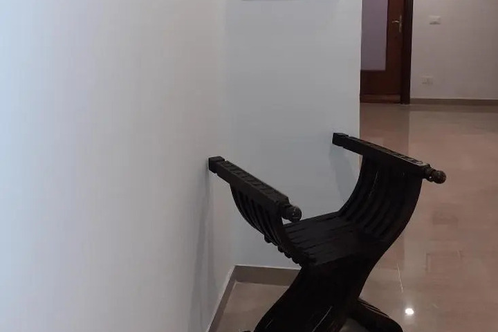 Room 7 of 14
