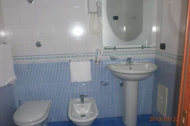 Room 11 of 39