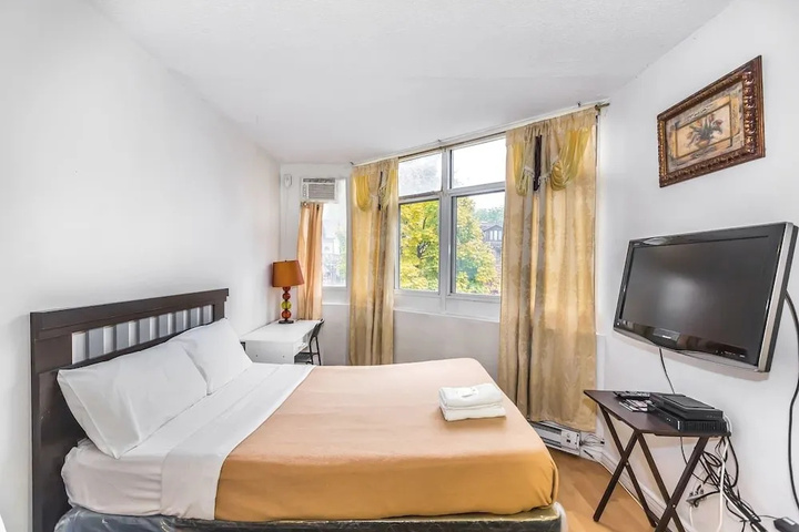 Budget Friendly Stay in Downtown