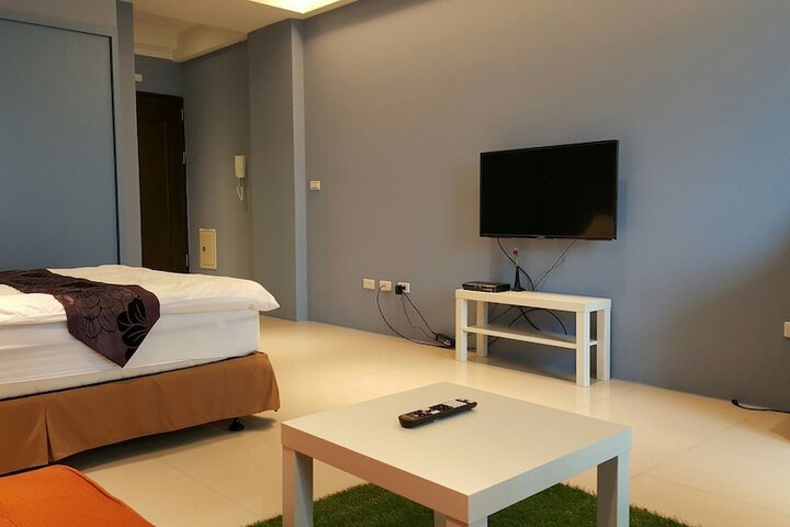 Room 7 of 19