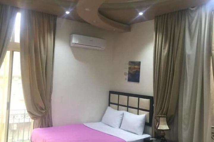 Room 21 of 33