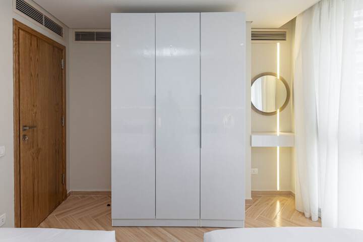 Room 64 of 86