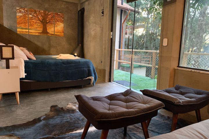Room 28 of 166
