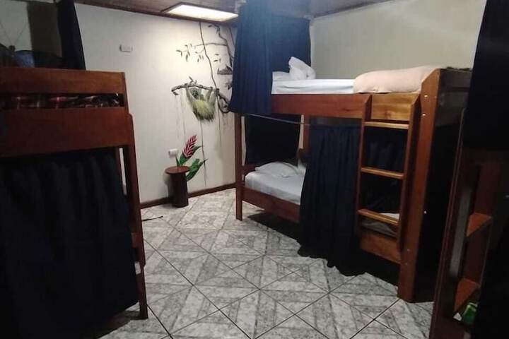 Room 3 of 10