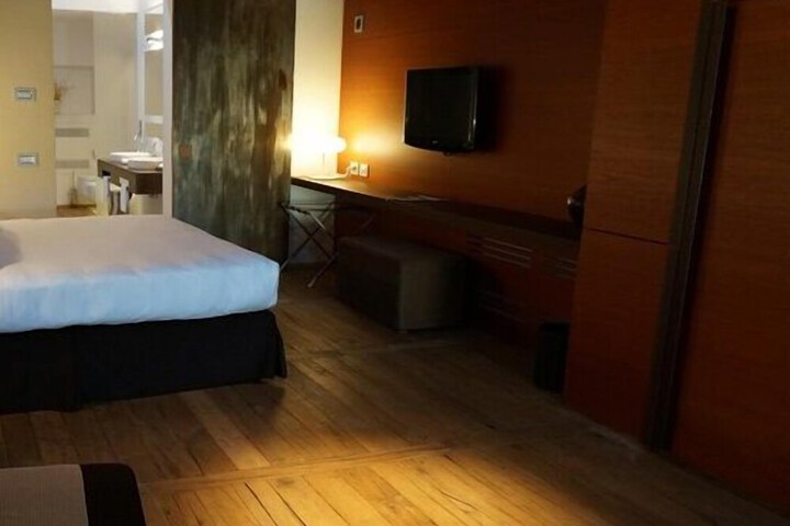 Room 9 of 52