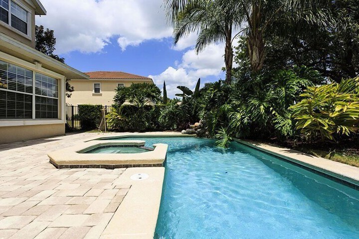 Pool 13 of 34