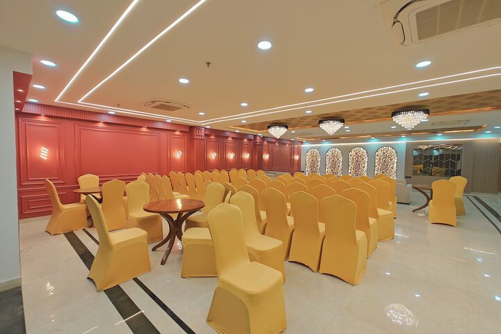 Ballroom/Hall 55 of 70