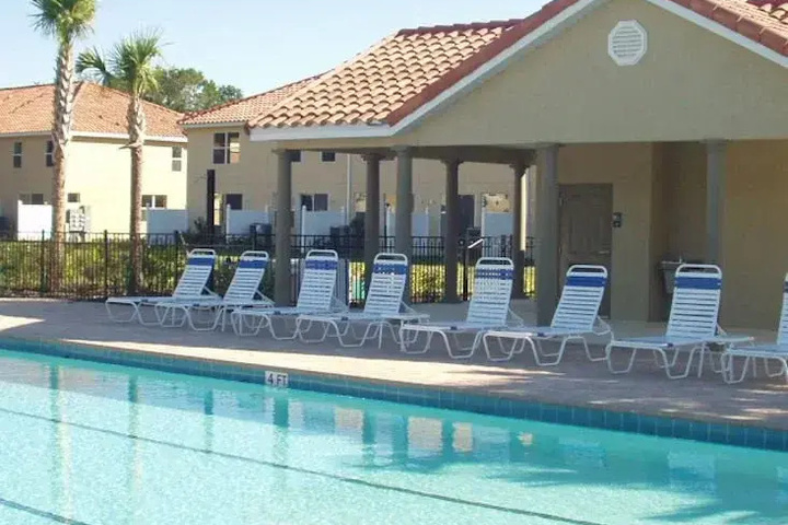Pool 5 of 9