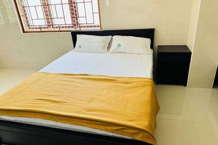 Room 4 of 5