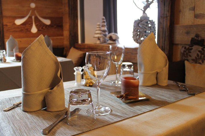 Dining 36 of 51