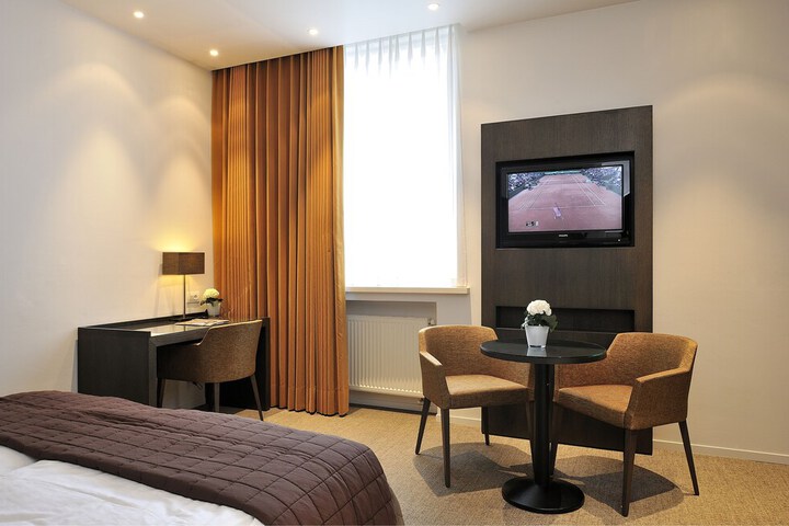 Room 10 of 41