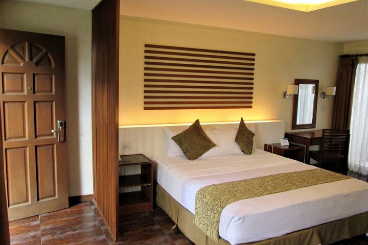 Room 6 of 47