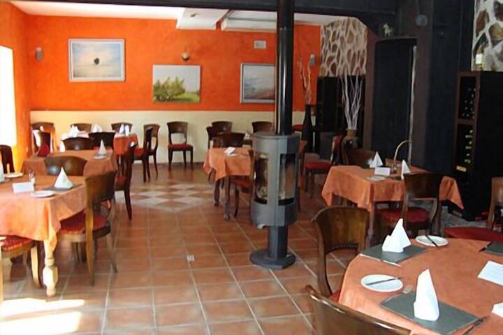 Dining 54 of 67