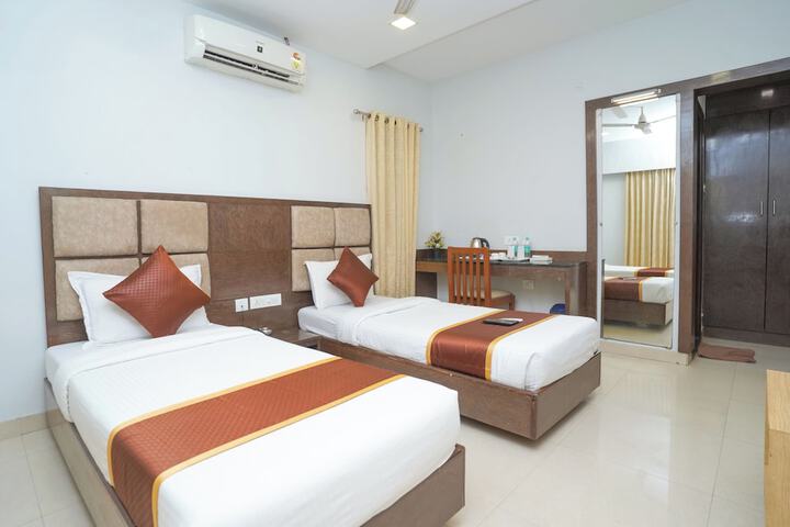 Room 9 of 35