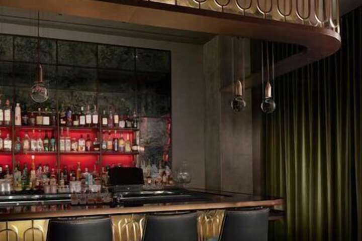 Lounge 90 of 121