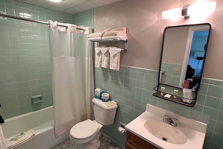 Basic Double Room (2 of 7)
