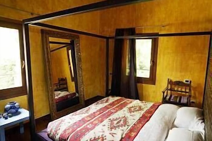 Room 3 of 42