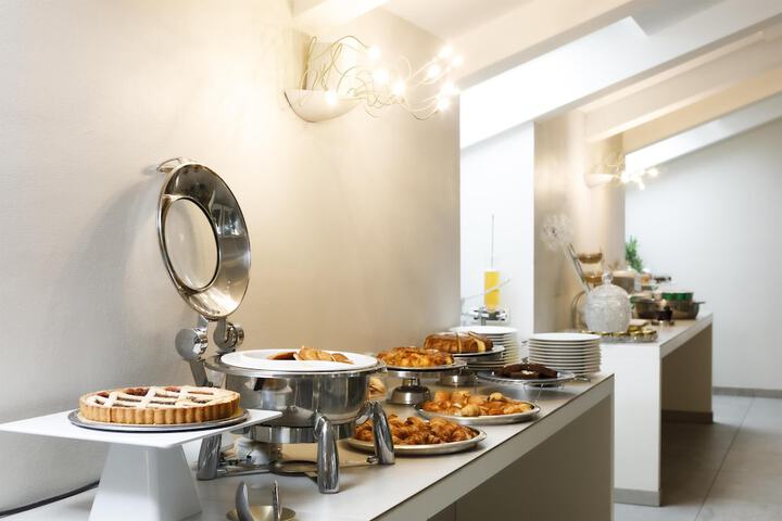 Breakfast/Coffee Service 48 of 60