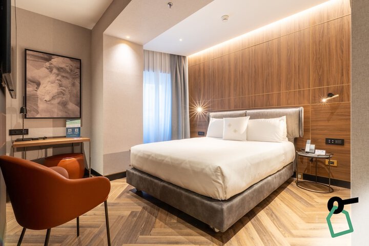 Room 13 of 50