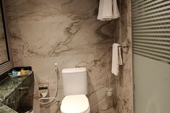 Room 20 of 37