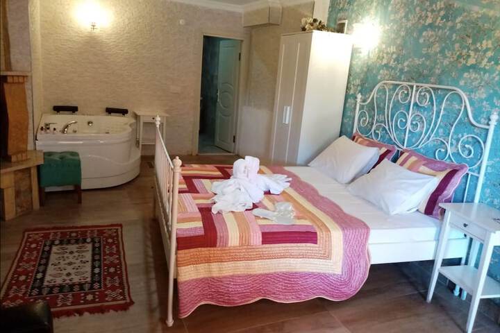 Room 9 of 48