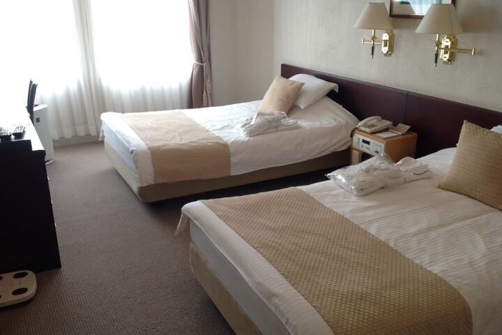 Room 13 of 64