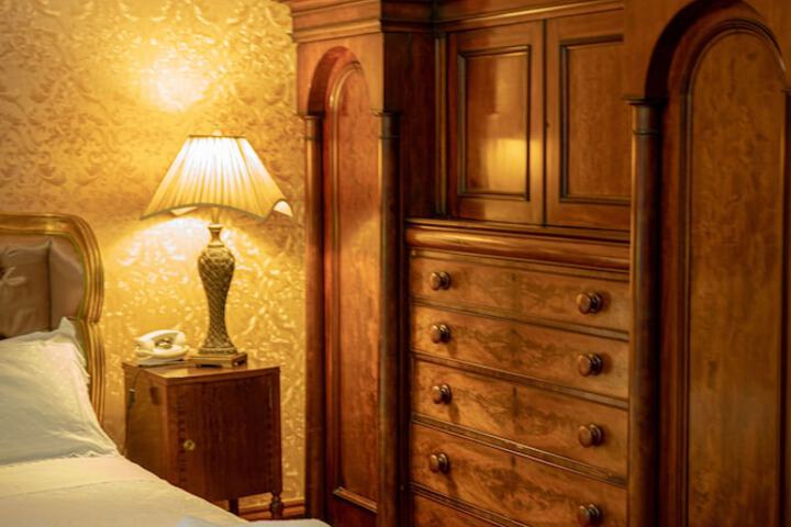 Room 35 of 65
