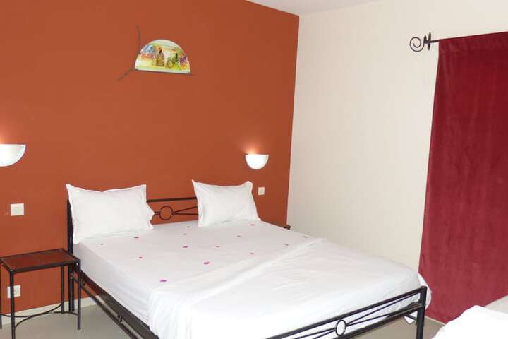 Room 4 of 62