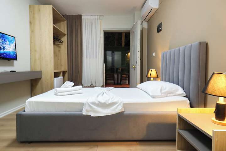 Room 54 of 73