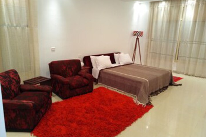 Room 35 of 69