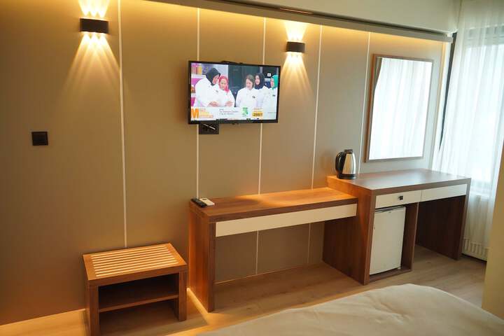 Room 35 of 71