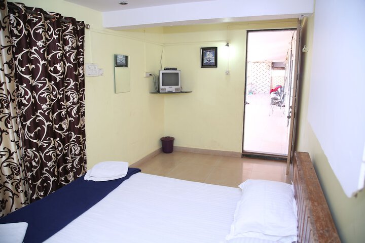 Room 3 of 3