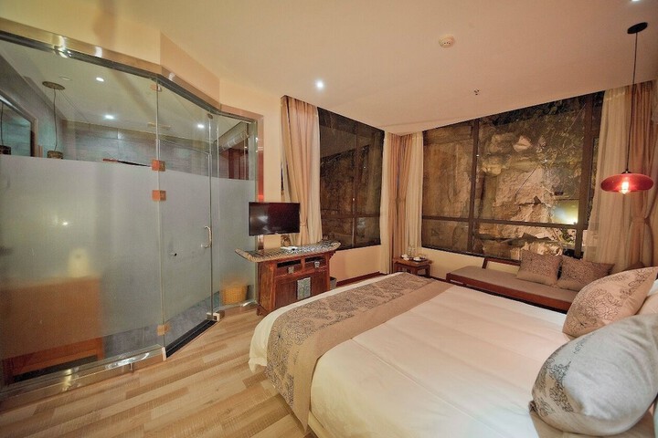 Room 49 of 161