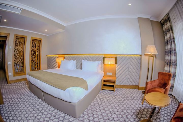 Room 4 of 24