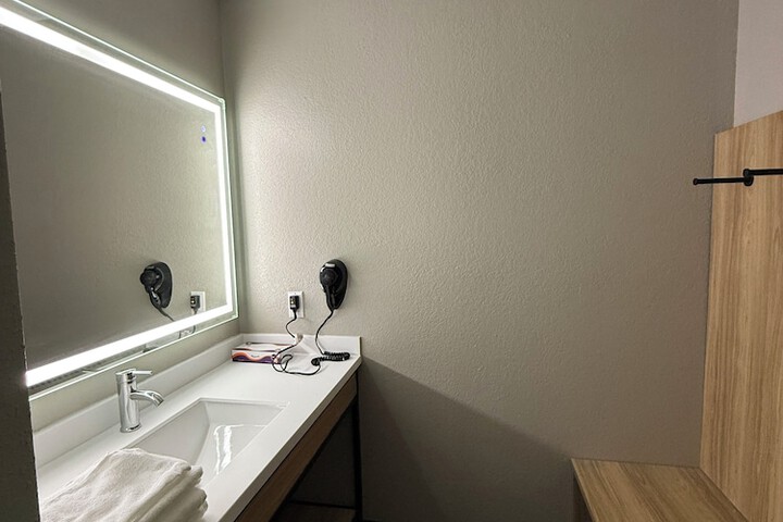Bathroom sink