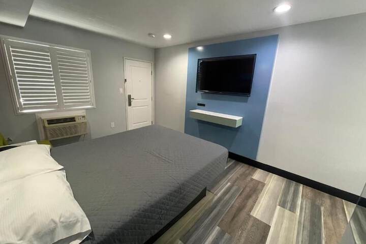 Room 6 of 20