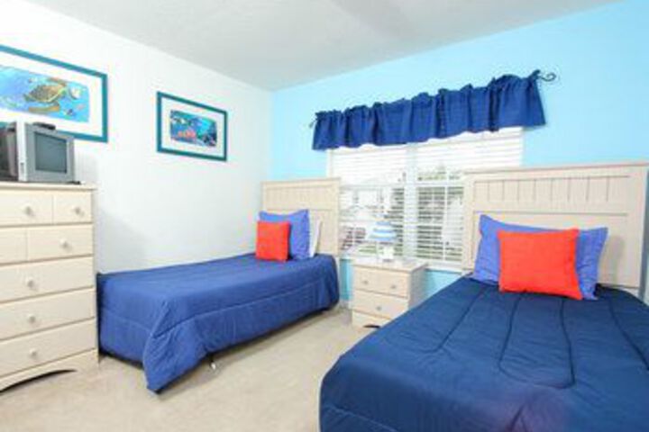 Room 6 of 15