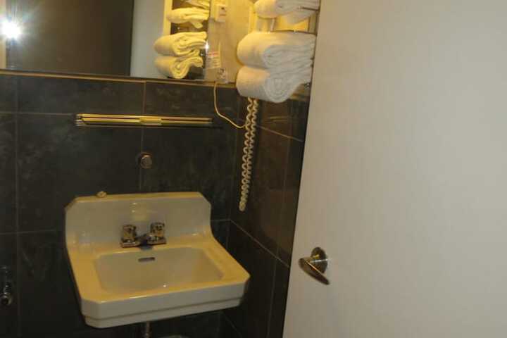 Room 28 of 45