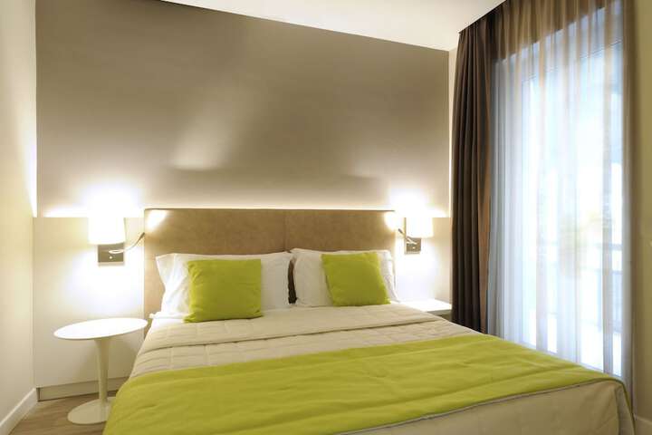 Room 6 of 30