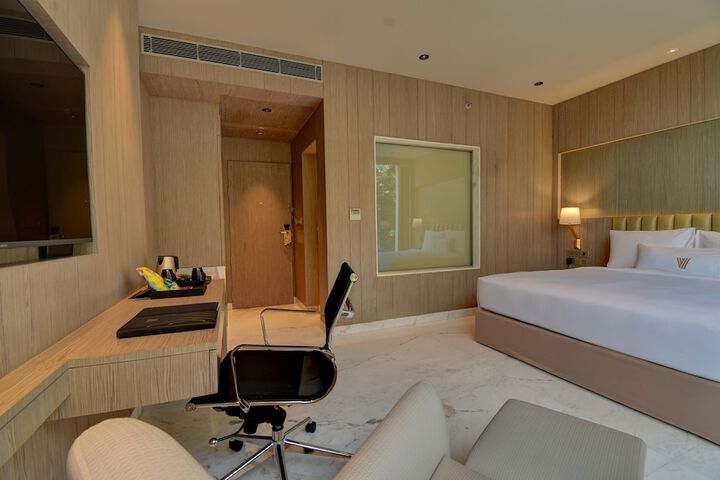 Room 17 of 43